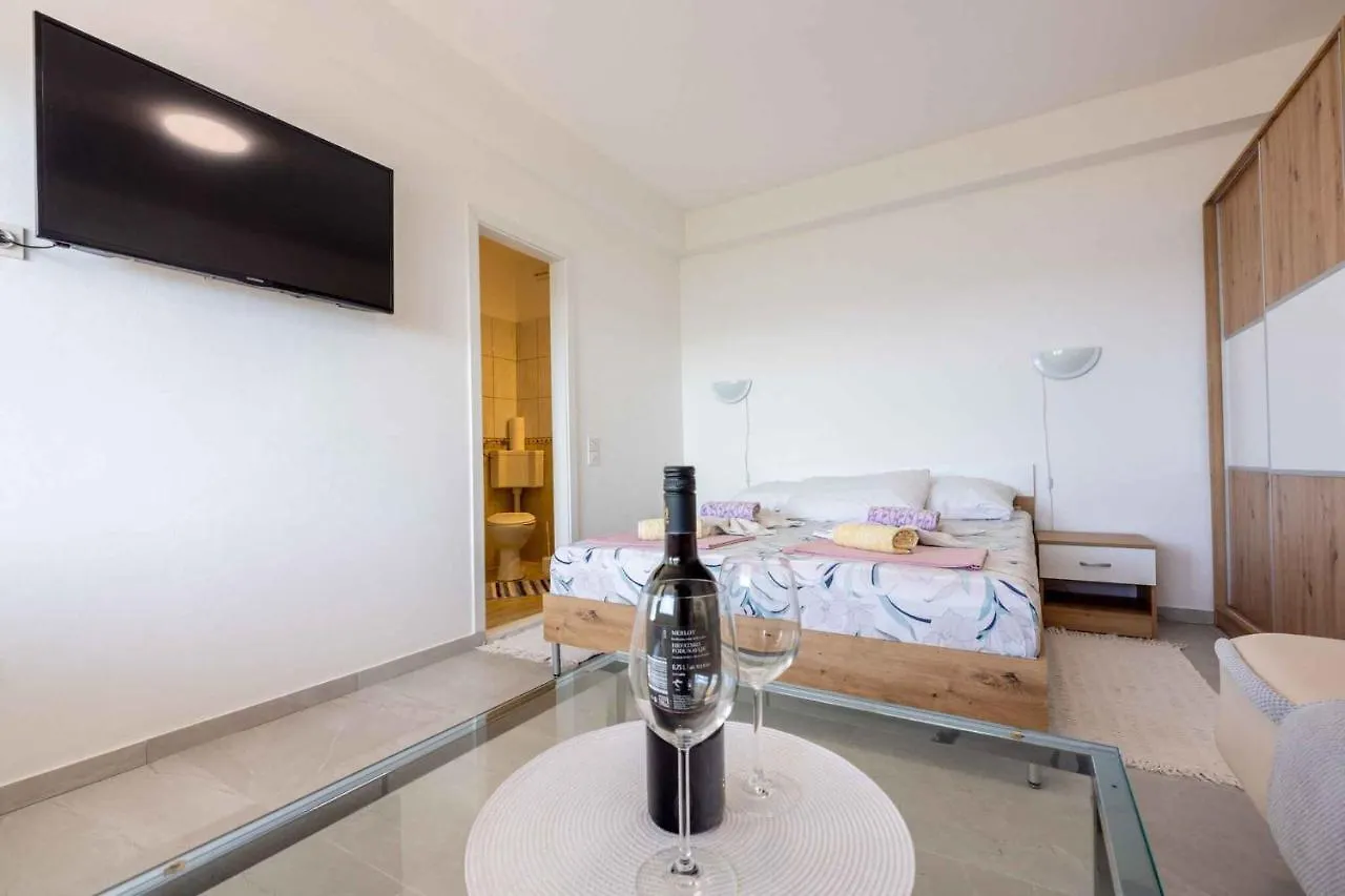 Apartment In Crikvenica 5316 Klanfari
